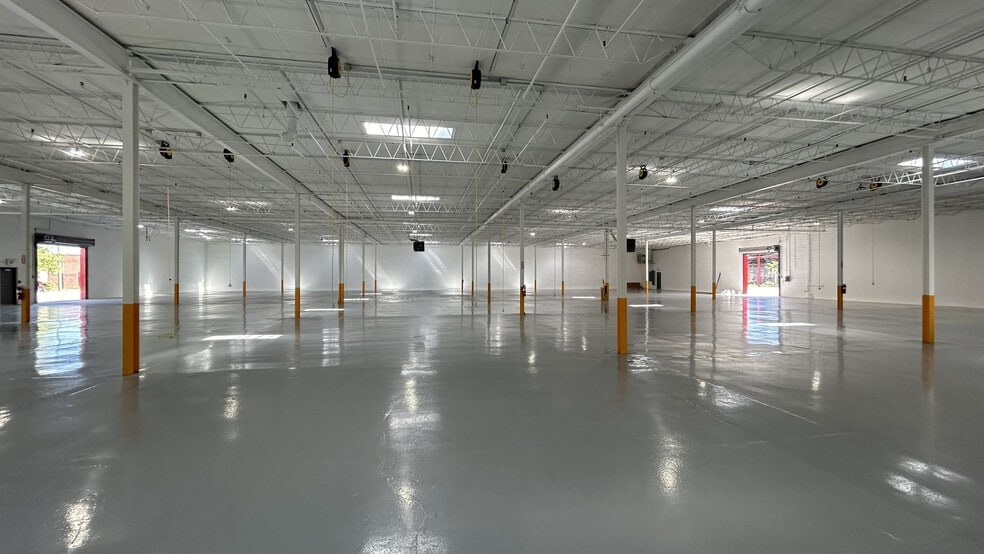 More Photos Of 4202 W 45th St, Chicago Warehouse For Lease