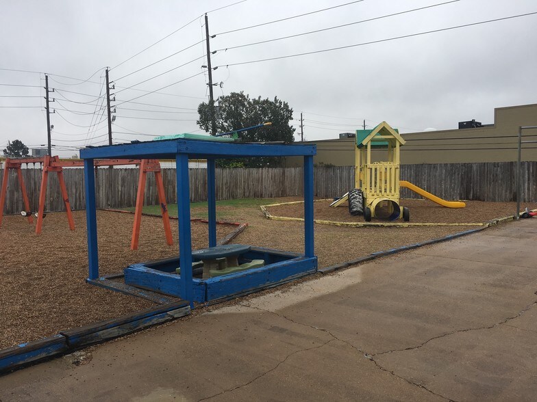 More Photos Of 21950 Kingsland Blvd, Katy Daycare Center For Lease