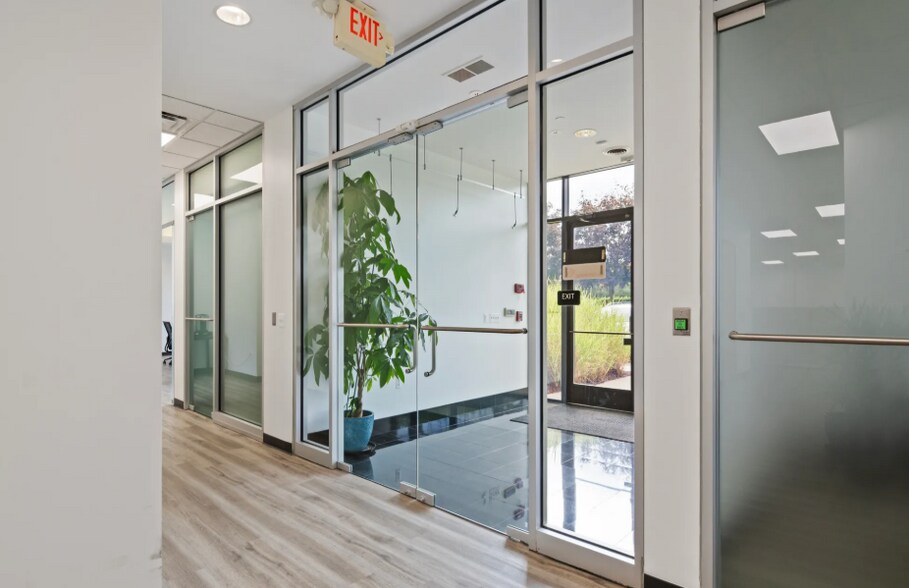 More Photos Of 39625 Lewis Dr, Novi Research And Development For Lease