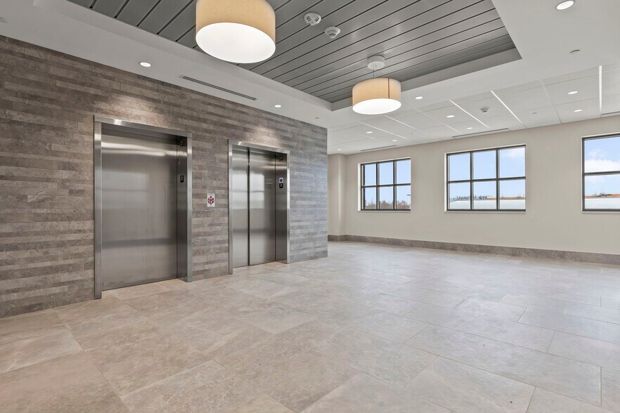 More Photos Of 6455 W Campus Oval, New Albany Medical For Sale