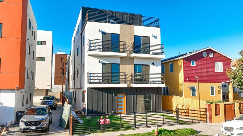 More Photos Of 1359 W 35th Pl, Los Angeles Multifamily For Sale