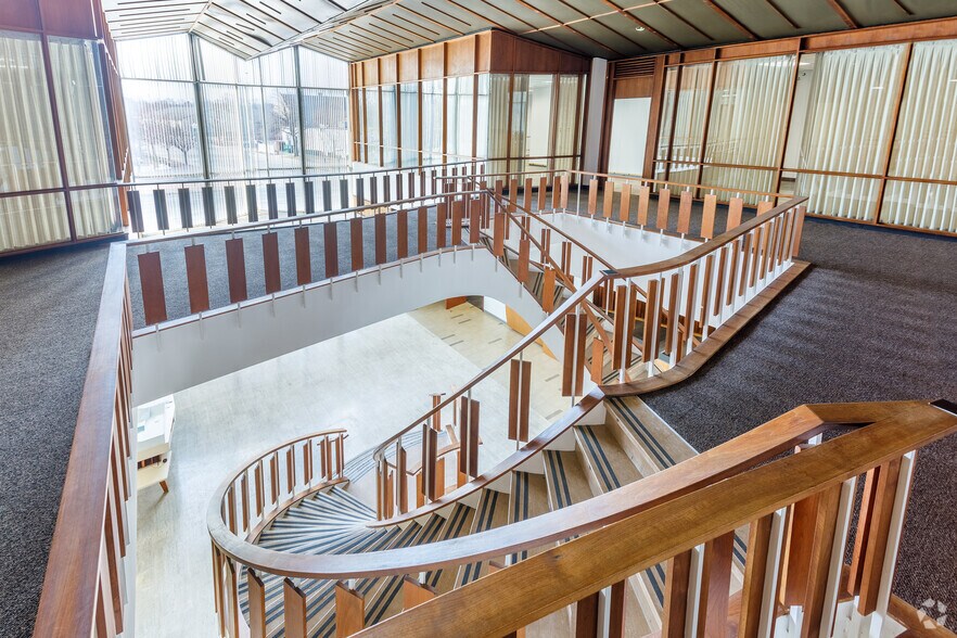 More Photos Of 35150 W Michigan Ave, Wayne Bank For Sale