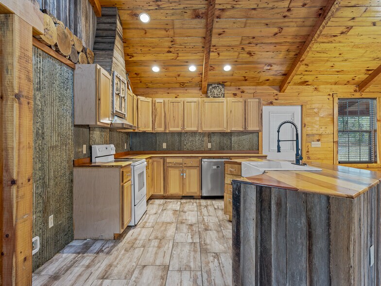 More Photos Of 1640-642 River Rd, Hot Springs Apartments For Sale