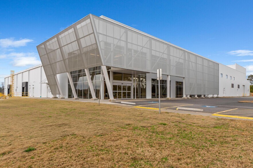 More Photos Of 100 Mkda Way, Griffin Manufacturing For Sale