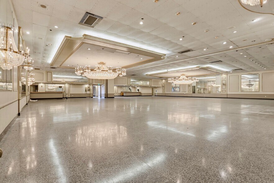 More Photos Of 505 Jermor Ln, Westminster Restaurant For Lease