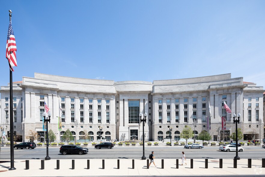 More Photos Of 1300 Pennsylvania Ave NW, Washington Office For Lease