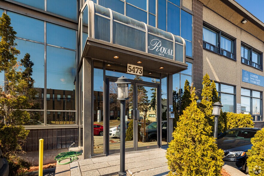 More Photos Of 5473-5475 Av Royalmount, Mont-Royal Warehouse For Lease
