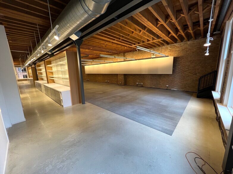 More Photos Of 108-110 W Kinzie St, Chicago Office Residential For Sale