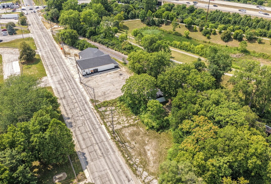 More Photos Of 3910 E 21st St, Indianapolis Auto Repair For Sale
