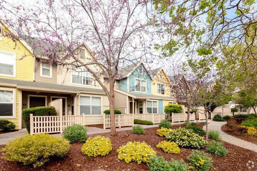 More Photos Of 143 Chestnut St, Santa Cruz Apartments For Lease