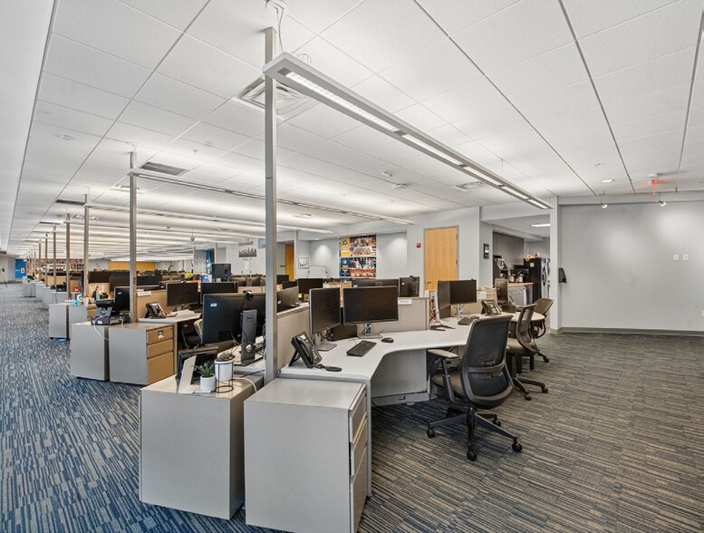 More Photos Of 600-640 S Front St, Columbus Parking Garage For Lease