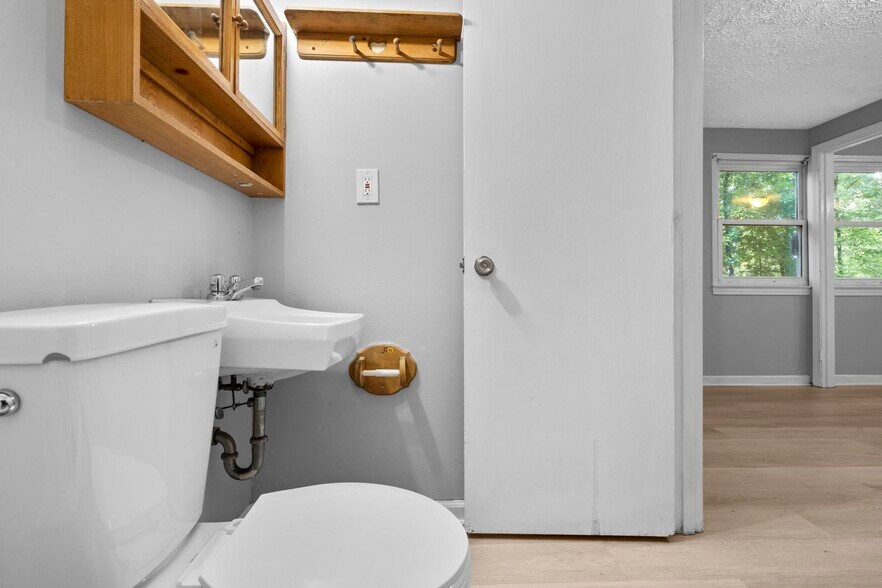 More Photos Of 451 Divinity St, Bristol Apartments For Sale