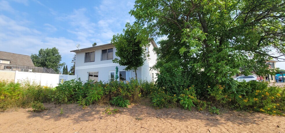 More Photos Of 809 Main Street, La Pointe Office For Sale