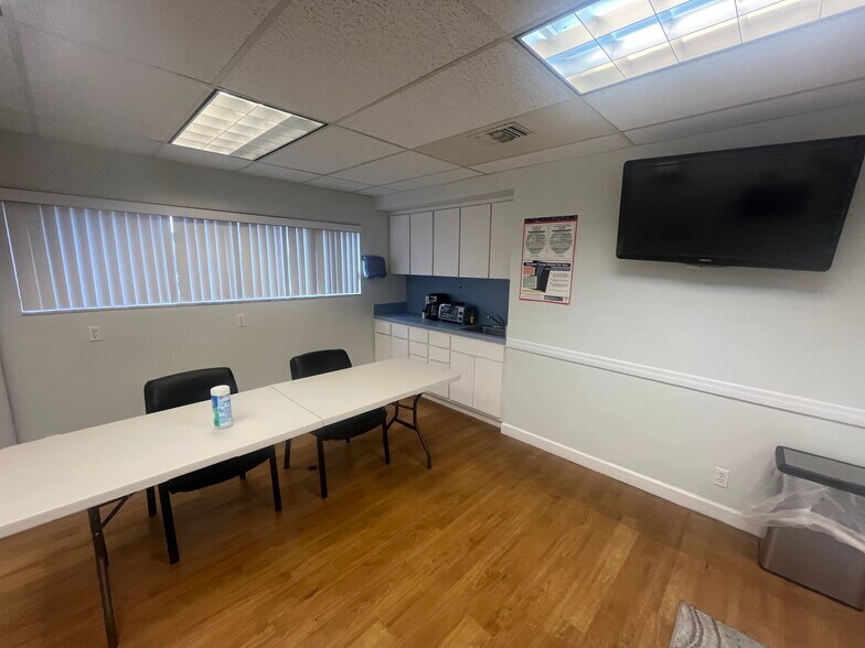 More Photos Of 1708 N Federal Hwy, Lake Worth Medical For Lease