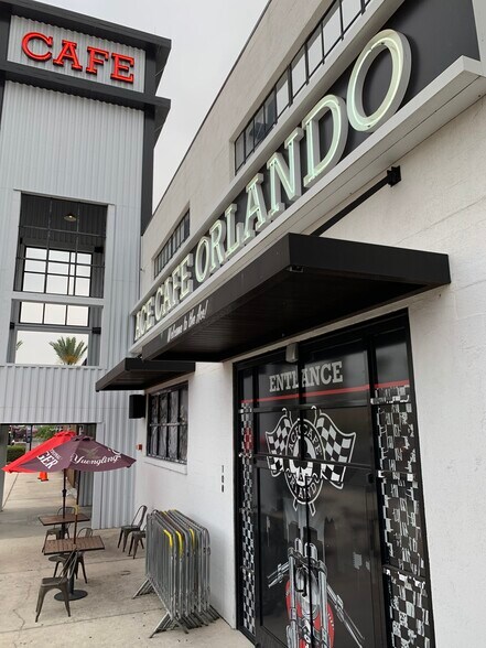 More Photos Of 100 W Livingston St, Orlando Restaurant For Lease