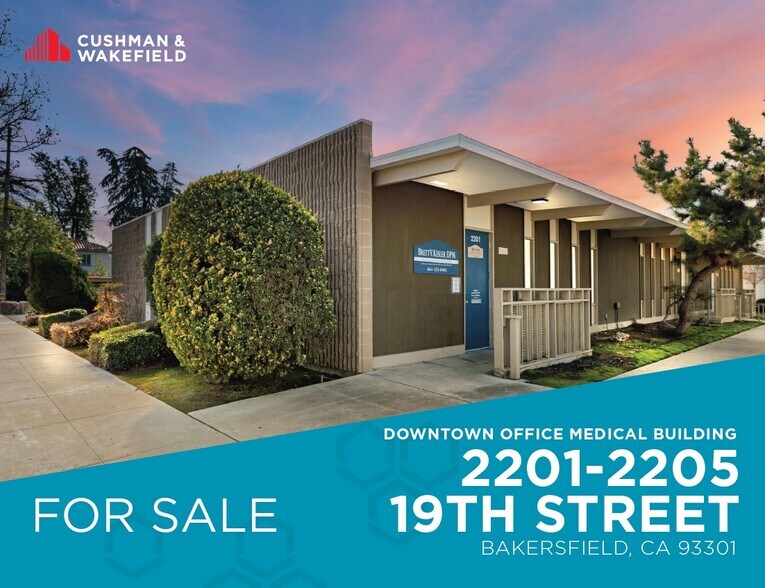 Primary Photo Of 2201-2205 19th St, Bakersfield Medical For Sale