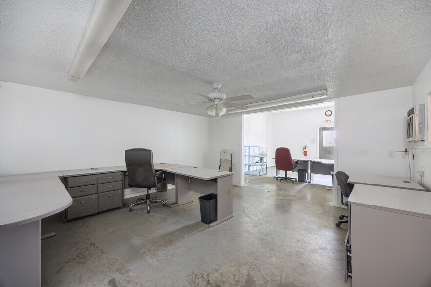 More Photos Of 617 G Alexander fwy, Duncanville Warehouse For Lease