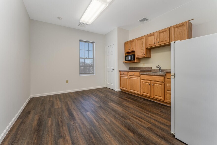 More Photos Of 5 Walter E Foran Blvd, Flemington Medical For Sale