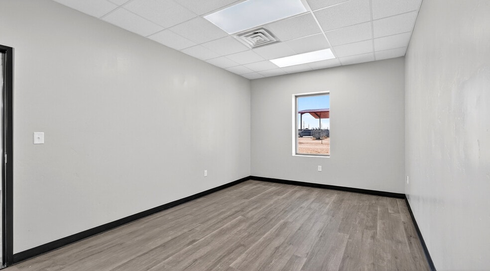 More Photos Of 16510 W Basin St, Odessa Warehouse For Sale