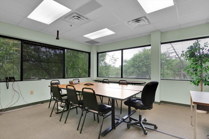 More Photos Of 300 Harper Dr, Moorestown Medical For Lease