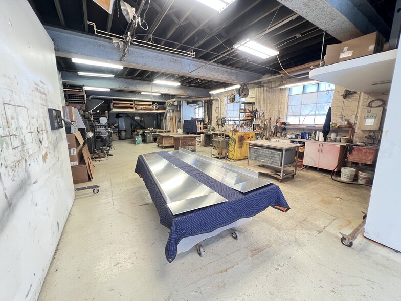 More Photos Of 1438-1442 Light St, Baltimore Showroom For Sale
