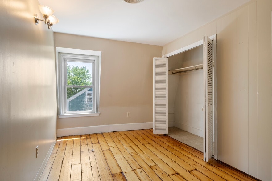 More Photos Of 176 Williams St, Providence Apartments For Sale