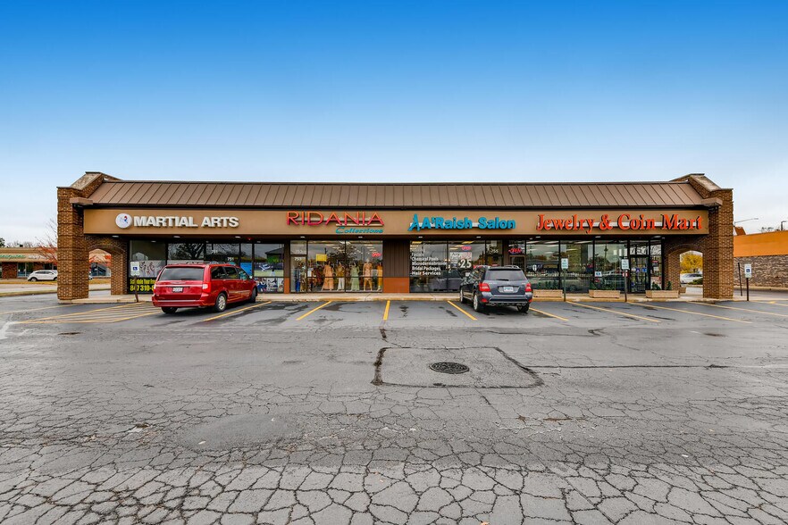 More Photos Of 1049-1093 N Salem Dr, Schaumburg Unknown For Lease