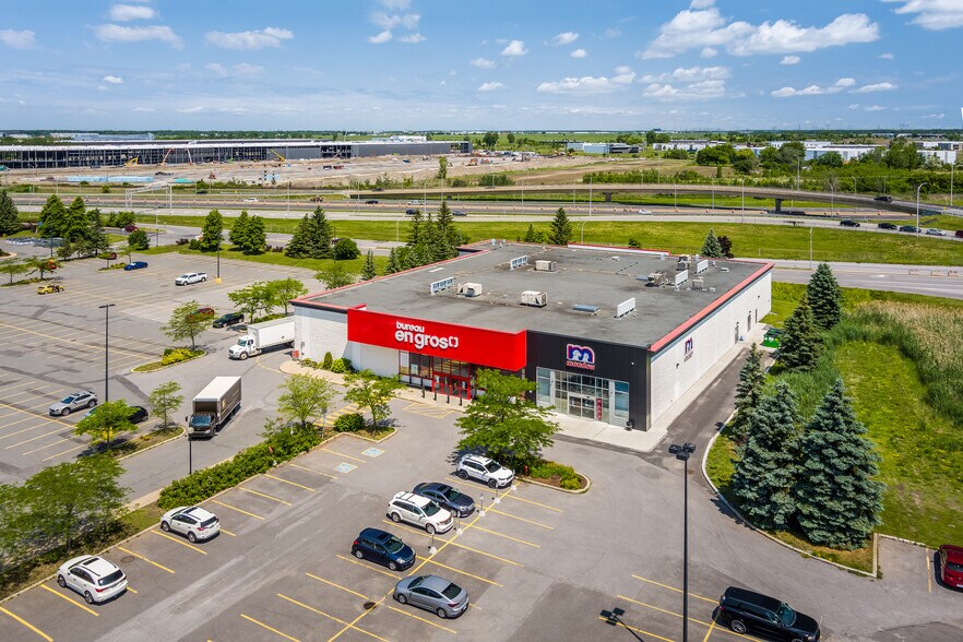 More Photos Of 1011-1195 BOUL St-Bruno, St-Bruno-de-Montarville Unknown For Lease