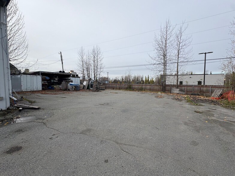 More Photos Of 6636 Rosewood St, Anchorage Warehouse For Sale