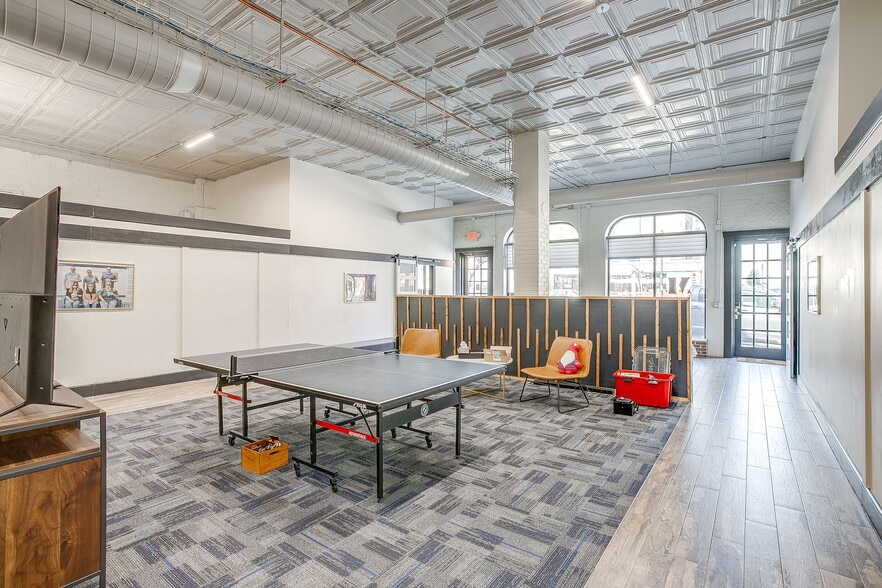 More Photos Of 215-219 S Main St, Fort Worth Storefront Retail Office For Lease