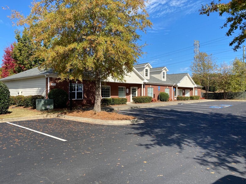 More Photos Of 5655 Lake Acworth Dr NW, Acworth Medical For Lease