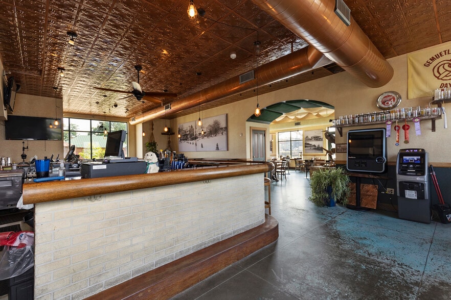 More Photos Of 200 W Milwaukee St, Jefferson Restaurant For Sale