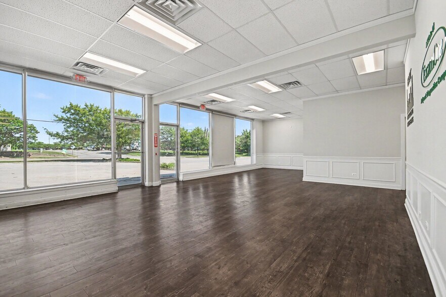 More Photos Of 93 Caterpillar Dr, Joliet Medical For Lease