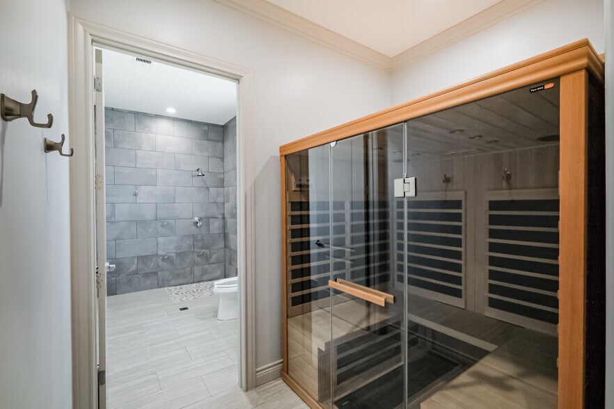 More Photos Of 21733 Provincial Blvd, Katy Loft Creative Space For Sale