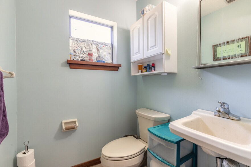 More Photos Of 300 Washington Pl, Ormond Beach Warehouse For Sale