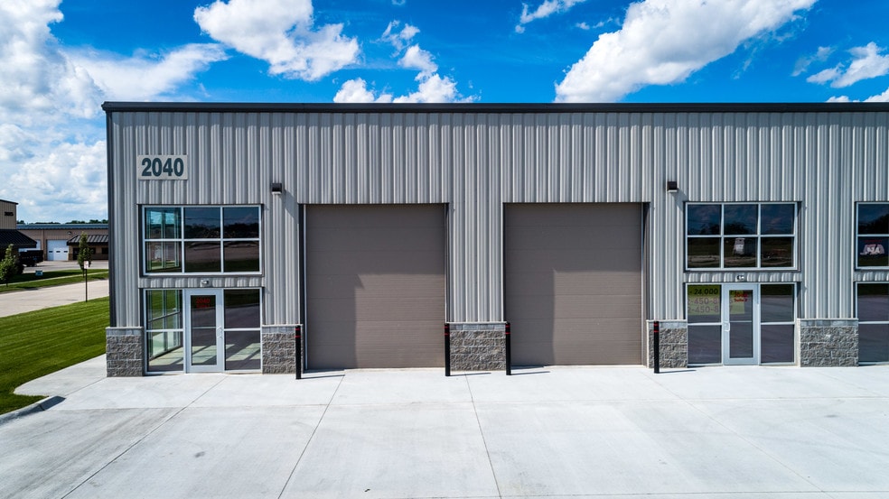 More Photos Of 2040 SW 5th St, Lincoln Distribution For Lease