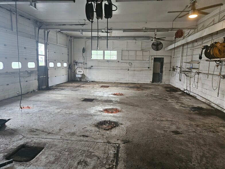 More Photos Of 1049 N Main St, White River Junction General Retail For Sale