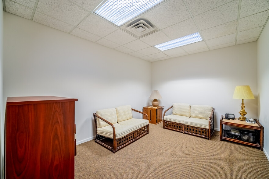 More Photos Of 4615-4621 S Wayne Rd, Wayne Storefront For Sale