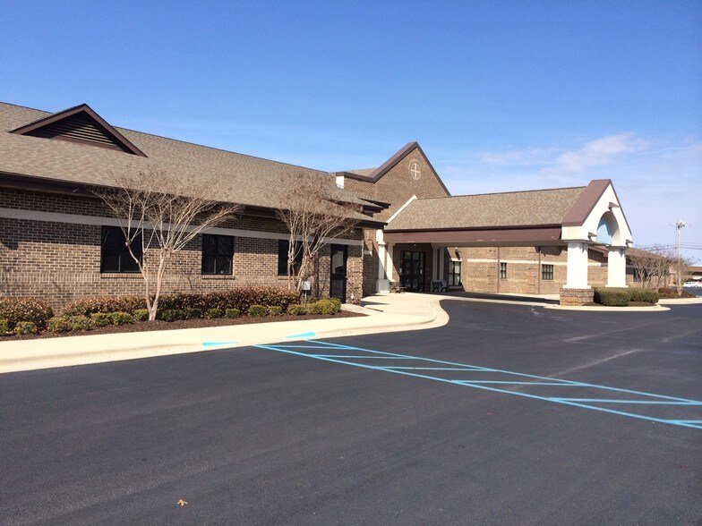 More Photos Of 2349 SW Danville Rd, Decatur Medical For Lease