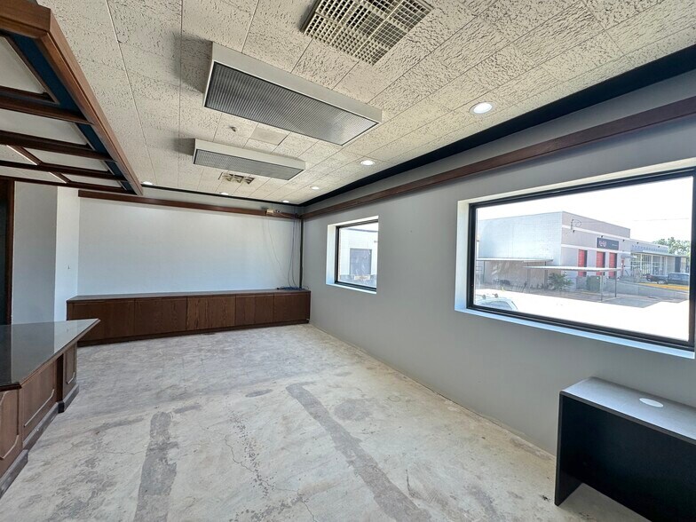 More Photos Of 4600 N Cooper Ave, Oklahoma City Warehouse For Sale