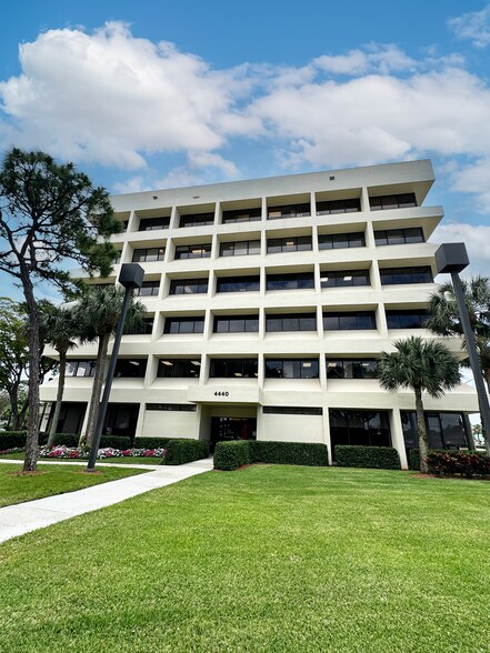 More Photos Of 4440 PGA Blvd, Palm Beach Gardens Office For Lease