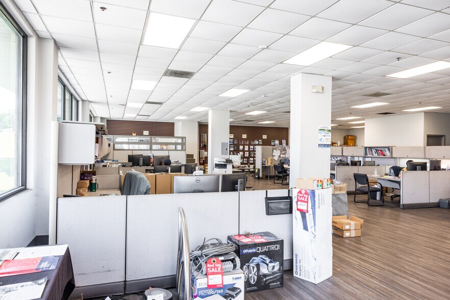 More Photos Of 6480 Best Friend Rd, Norcross Showroom For Lease