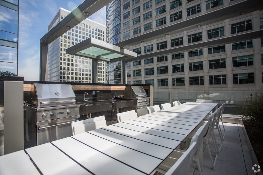 More Photos Of 1800 N Lynn St, Arlington Apartments For Lease