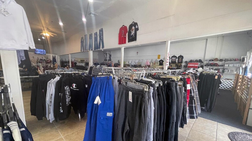 More Photos Of 254 N Broad St, Globe Storefront Retail Office For Sale