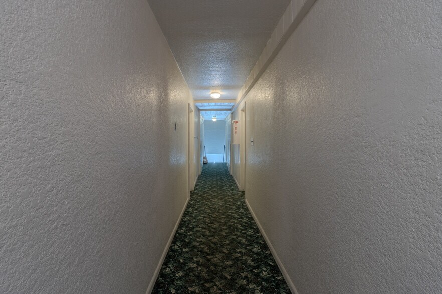 More Photos Of 322-324 W Kennewick Ave, Kennewick Specialty For Sale