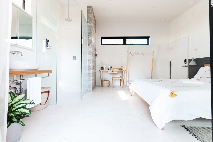 More Photos Of 1004 Nardo Rd, Encinitas Hospitality For Sale