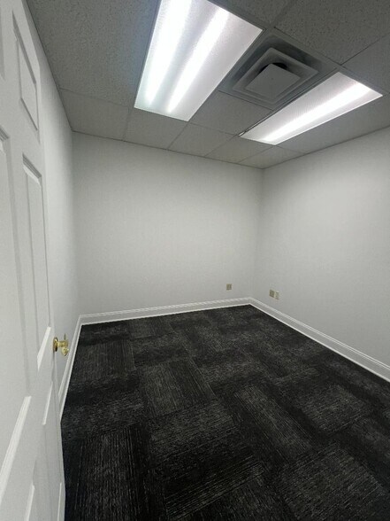 More Photos Of 1601 Republic Rd, Huntingdon Valley Warehouse For Lease