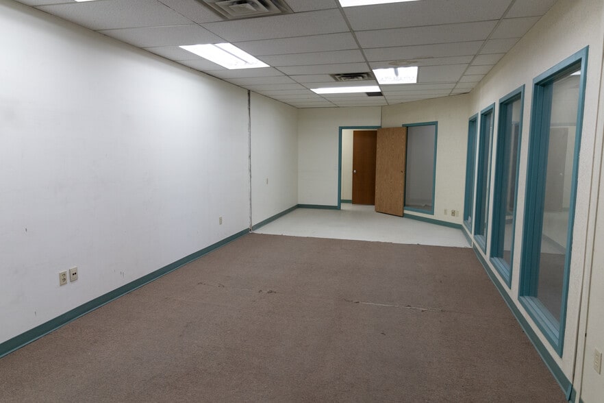 More Photos Of 4041 74th Ave SE, Calgary Warehouse For Lease