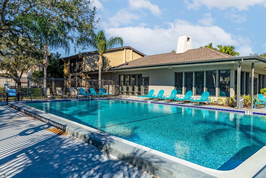 More Photos Of 5659 Del Prado Dr, Tampa Apartments For Sale