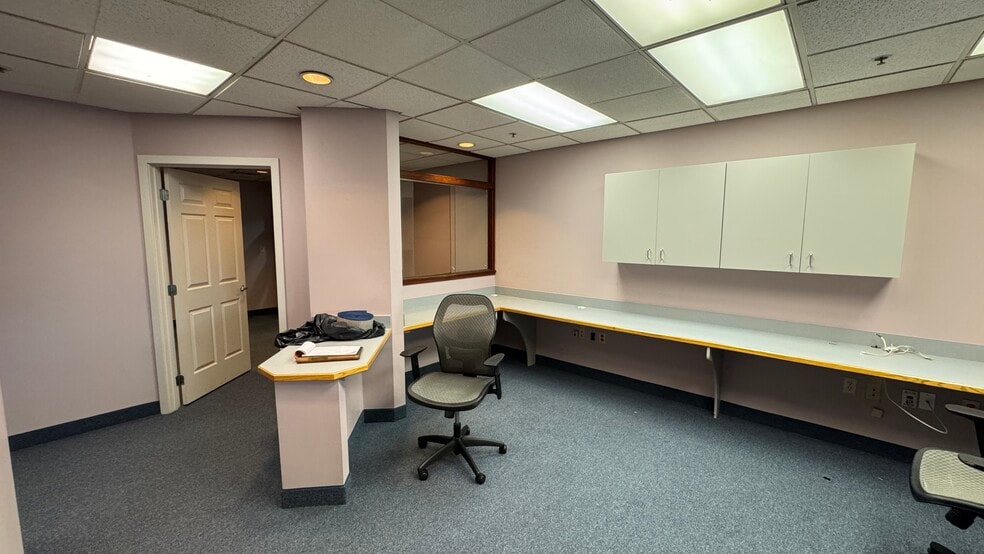 More Photos Of 2925 William Penn Hwy, Easton Office For Lease